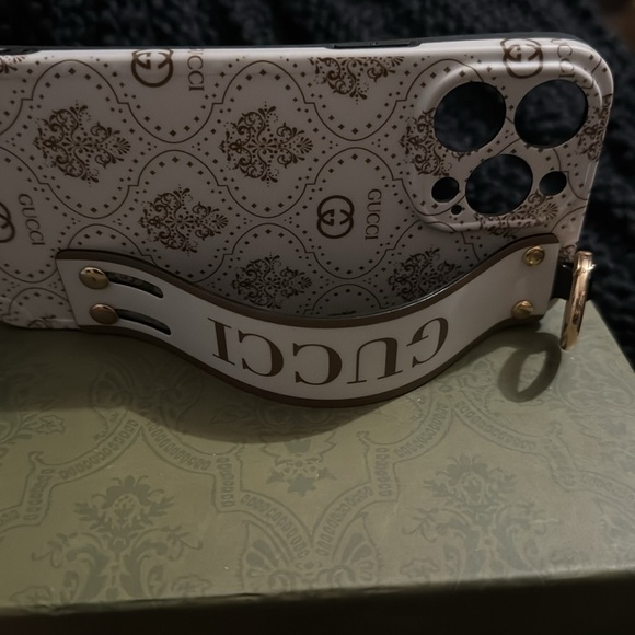Designer inspired iPhone 15 pro case w/strap/kickstand - Picture 3 of 6